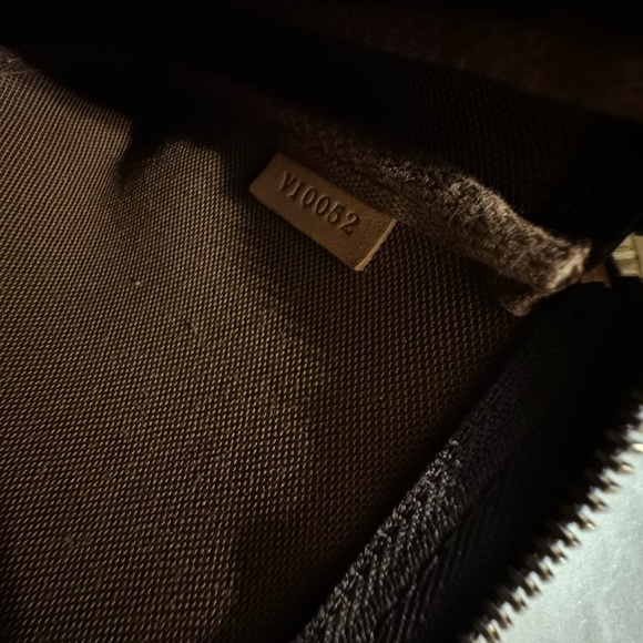 ‼️LOUIS VUITTON POCHETTE‼️ - Picture 12 of 15